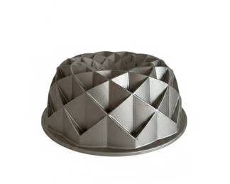 Nordic Ware Geometric Cast Aluminum Bundt Pan