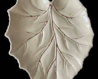 American Atelier Tranquility Ivory LeafShaped Bowls fifth image
