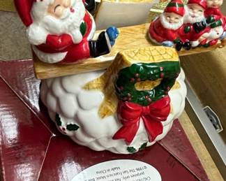 San Francisco Music Box Company Santa with Kids Musical Figurine second image