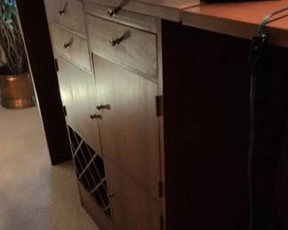 Vintage Rattan Bar with Marble Top and Swivel Stools fourth image