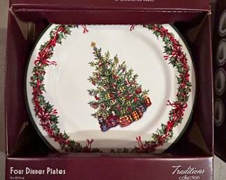 Christopher Radko Traditions Holiday Celebrations Dinner Plates Set of