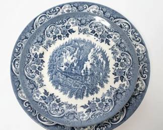 Queens Blue Willow Pattern Dinnerware Set second image