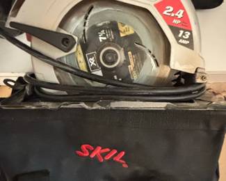 SKILSAW . HP Circular Saw with Bag