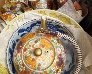 Japanese Kutani Porcelain Teapot and Cups Set