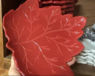 Set of Olfaire Majolica LeafShaped Ceramic Plates third image