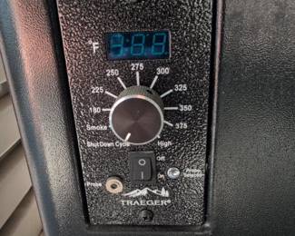 Traeger Silverton Pellet Grill second image