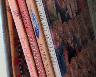 Collection of Christmas Books including The Night Before Christmas and Hark The Herald Angels Sing