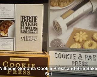 WilliamsSonoma Cookie Press and Brie Baker Set