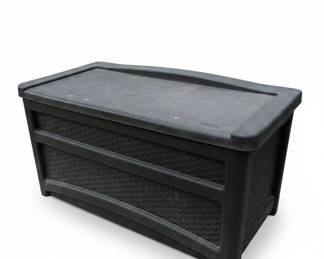 Suncast Gallon Deck Box with Seat
