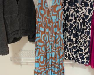 Womens Sleeveless Abstract Print Tiered Maxi Dress