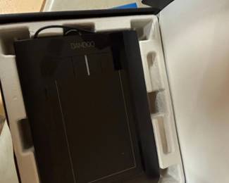 Wacom Bamboo CTH Pen Touch Graphics Tablet second image