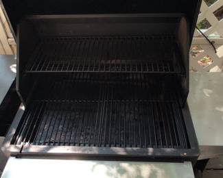 Traeger Silverton Pellet Grill third image