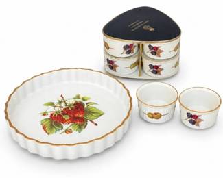 94 RoyalWorcesterEveshamTartDishRamekinsSet