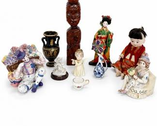 119 VintageInternationalCollectiblesFigurinesAssortment