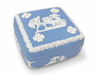 67 WedgwoodJasperwareBlueCoveredTrinketBox