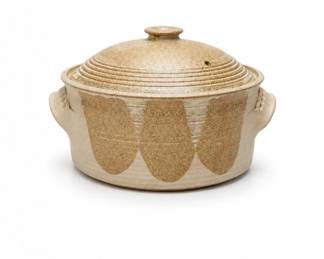 109 VintageStudioPotteryCoveredBeanPotCasserole