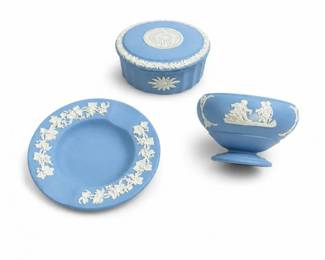 44 WedgwoodJasperwareBlueTrinketVanity3PieceSet