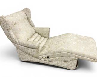 Contour Recliner Lounge Chair w Heat Massage