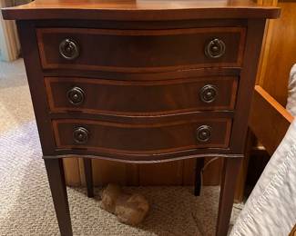 (2) matching vintage nightstands 20"W x 15"D x 28"H - $75 each