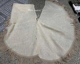 Gorgeous tree skirt