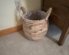 First floor bedrrom wicker wastebin, 5