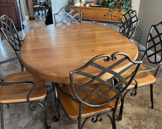 Round Table with 6 Chairs