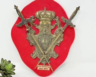 81 VintageCoatofArmsDecorativeWallPlaque