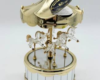 112 WilliamsonMusicHandSculptedGlass22ktGoldCarouselMusicBox