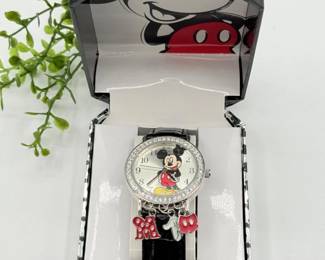 43 DisneyMickeyMouseCharmWatch
