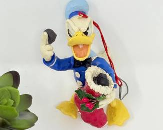39 JimShoresDisneyTraditionsDonaldDuckOrnament