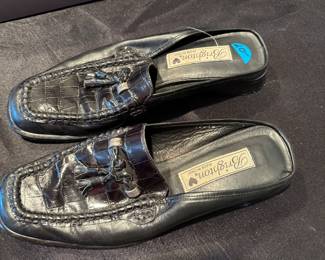 Black Leather Brighton Slip-On Mules