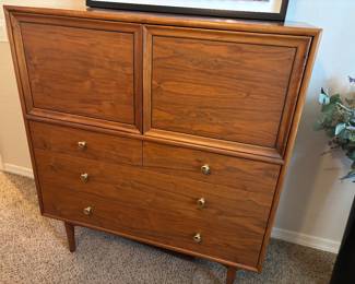 Gentlemen's Chest "Declaration Line by Drexel", Walnut Finish
