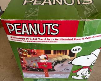Snoopy Mailbox with Tweety Inside