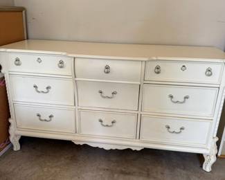 Lexington dresser