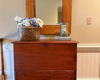 Lane blanket chest with drawers
