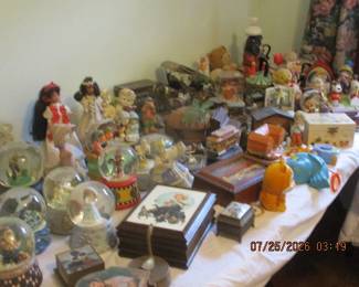 Vintage music boxes