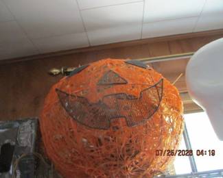 Spaghetti lighted (works) pumpkin