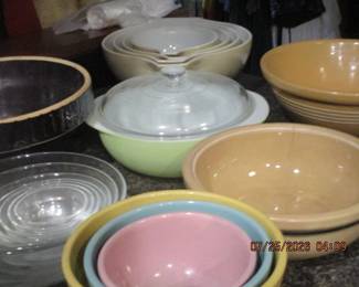Set of McCoy Mixing bowls, Watt bowl
