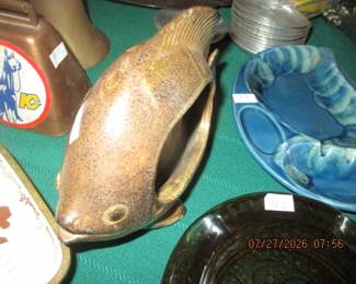 Pottery fish ashtray and other vintage ashtrays