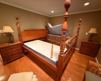 Vintage Bassett Carved Pineapple Pine Bedroom Set