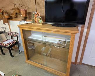 TV , Lighted Cabinet, Holiday 