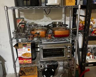 Lots of cooking ware