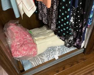Bottom of wardrobe.  Price: 1,400.00 Middle has shelves.