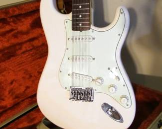 Mint FENDER Stratocaster 12 string guitar / case (pic 3)