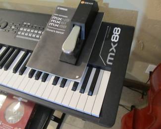 ●	Yamaha MX 88 Synthesizer w/ Stand, Stool, & Mr. Audio Sustain Pedal