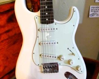 Mint FENDER Stratocaster 12 string guitar / case (pic 2)