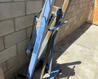 automotive cherry picker