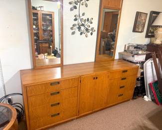 1960s MidMod White Oak Dresser in great condition (heavy af!)