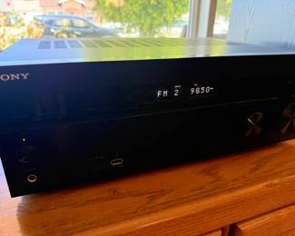 Sony 2013 STR-DH540 Multi-channel audio home theatre reciever with tuner-GREAT CONDITION