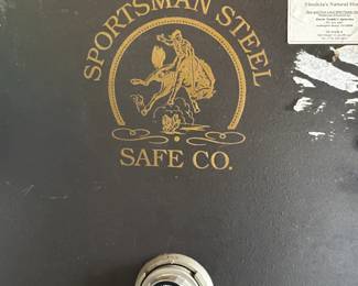 Sportsman Steel large gun safe, yes we have combo (comes with key also)